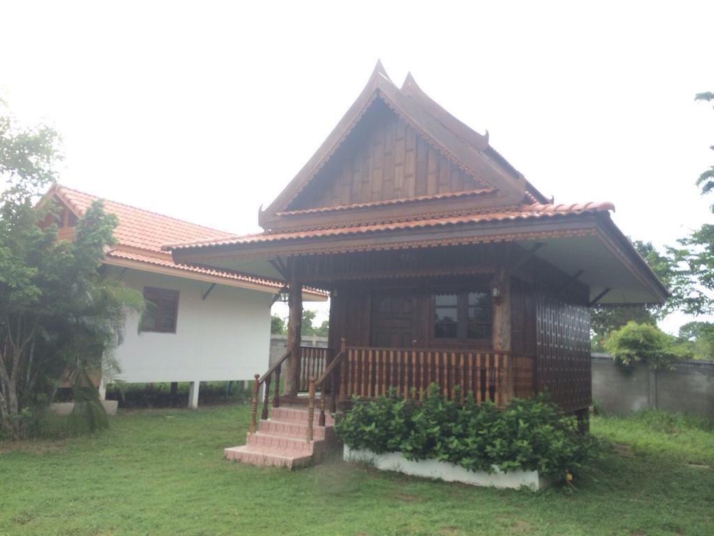 Plaifah Resort Ubon Song Khon Buitenkant foto